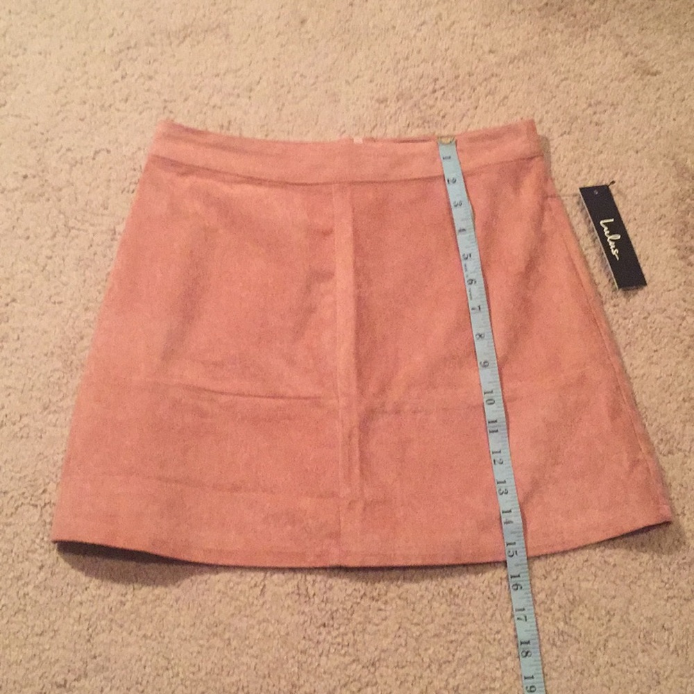 Lulus XS pink suede skirt. - Picture 2 of 8